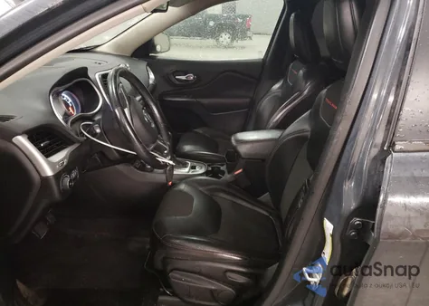 2017 Jeep Cherokee Trailhawk from USA, damaged, VIN 1C4PJMBS3HW546012